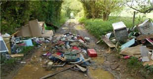 Fly tipping, Dean Lane, Bishop's Waltham