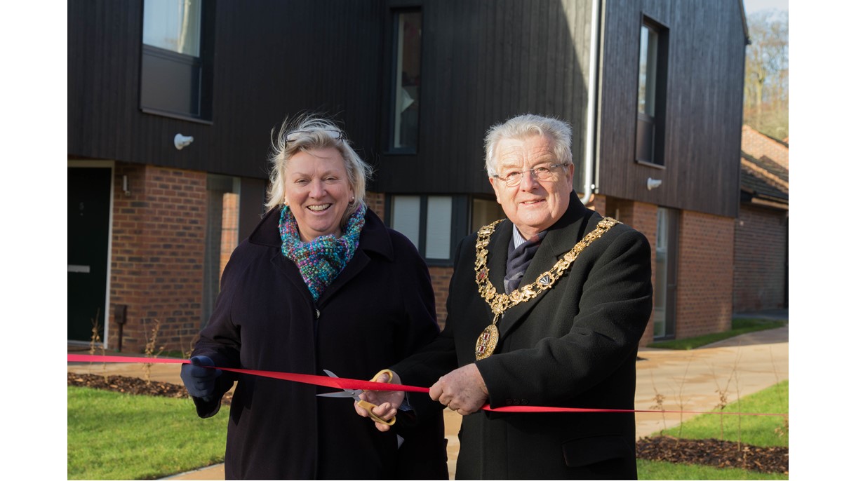 Cllr Caroline Horrill and The Mayor of Winchester, Cllr David McLean cut the ribbon
