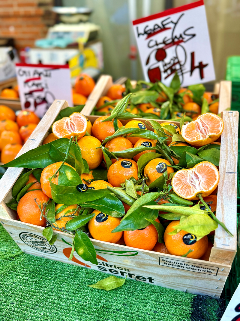 Oranges street market