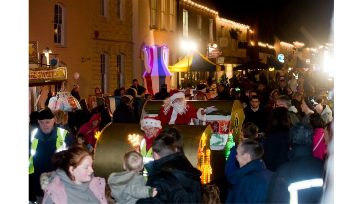 Christmas Crowds to see Santa