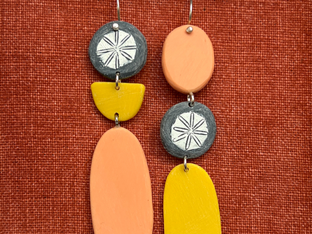 Using waste plastic to make colourful jewellery with Bronwen Gwillim