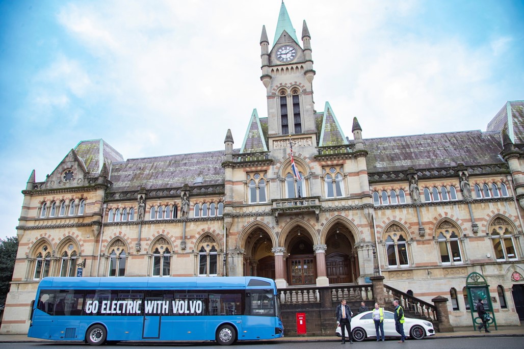Electric bus at the guildhall March 2023