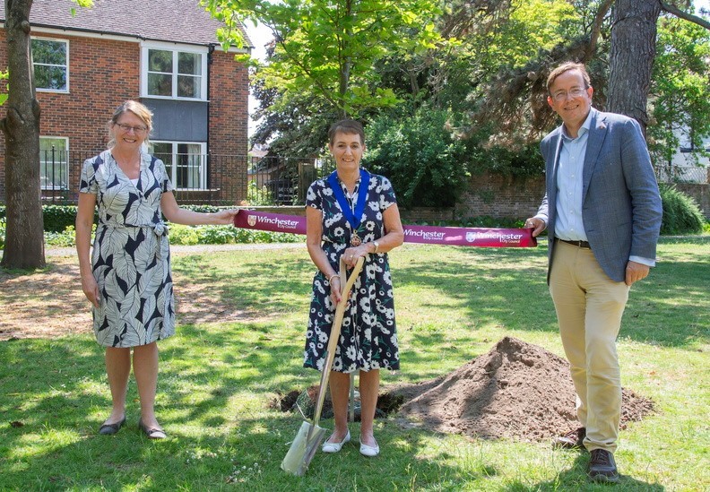 Cllr Clear coronation tree planting