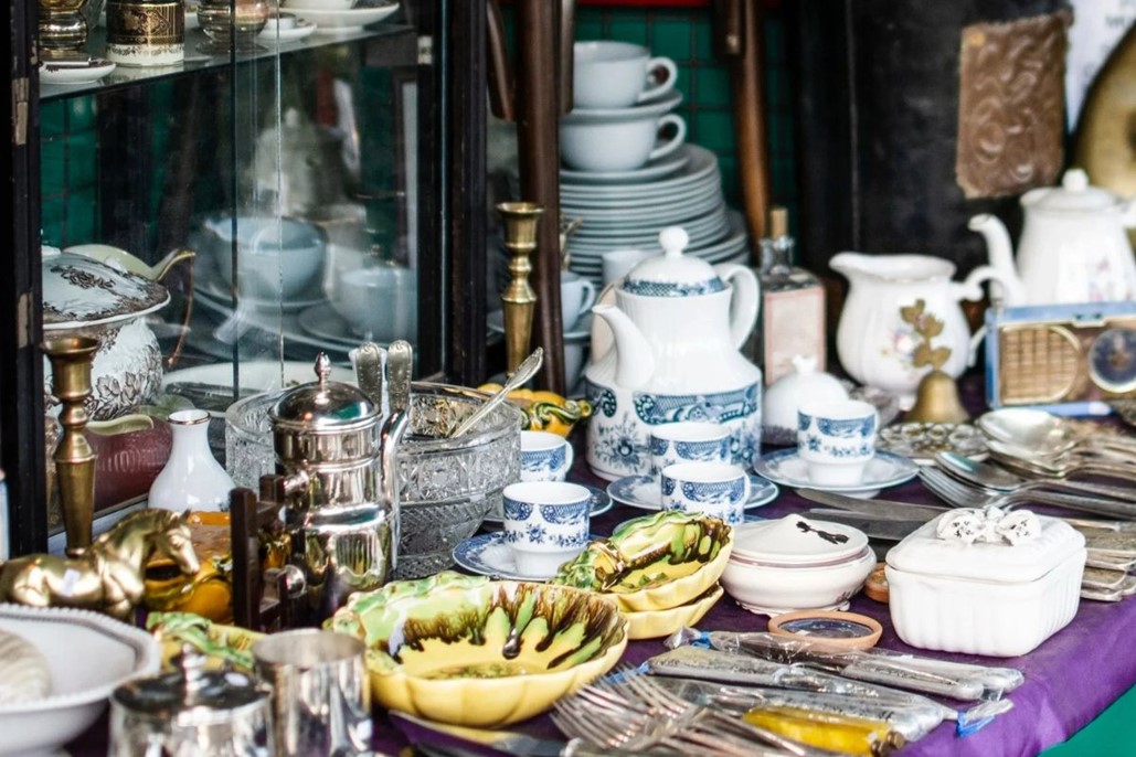 article thumb - Antiques market table